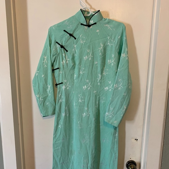 Gorgeous vintage Kimono - Picture 1 of 10